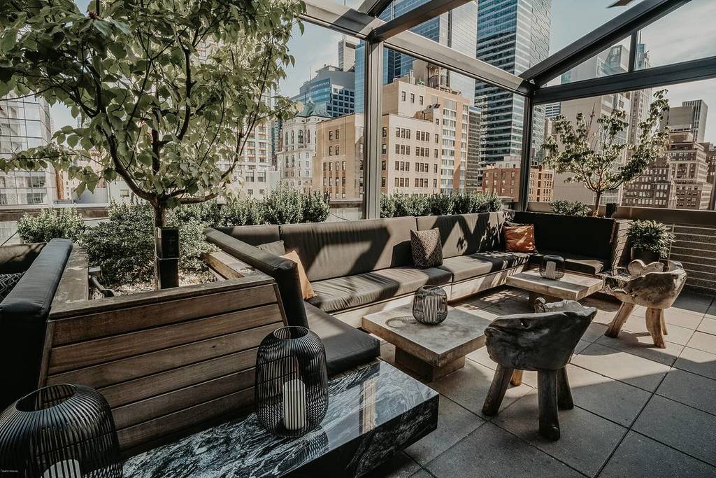 Castell Rooftop Lounge 2