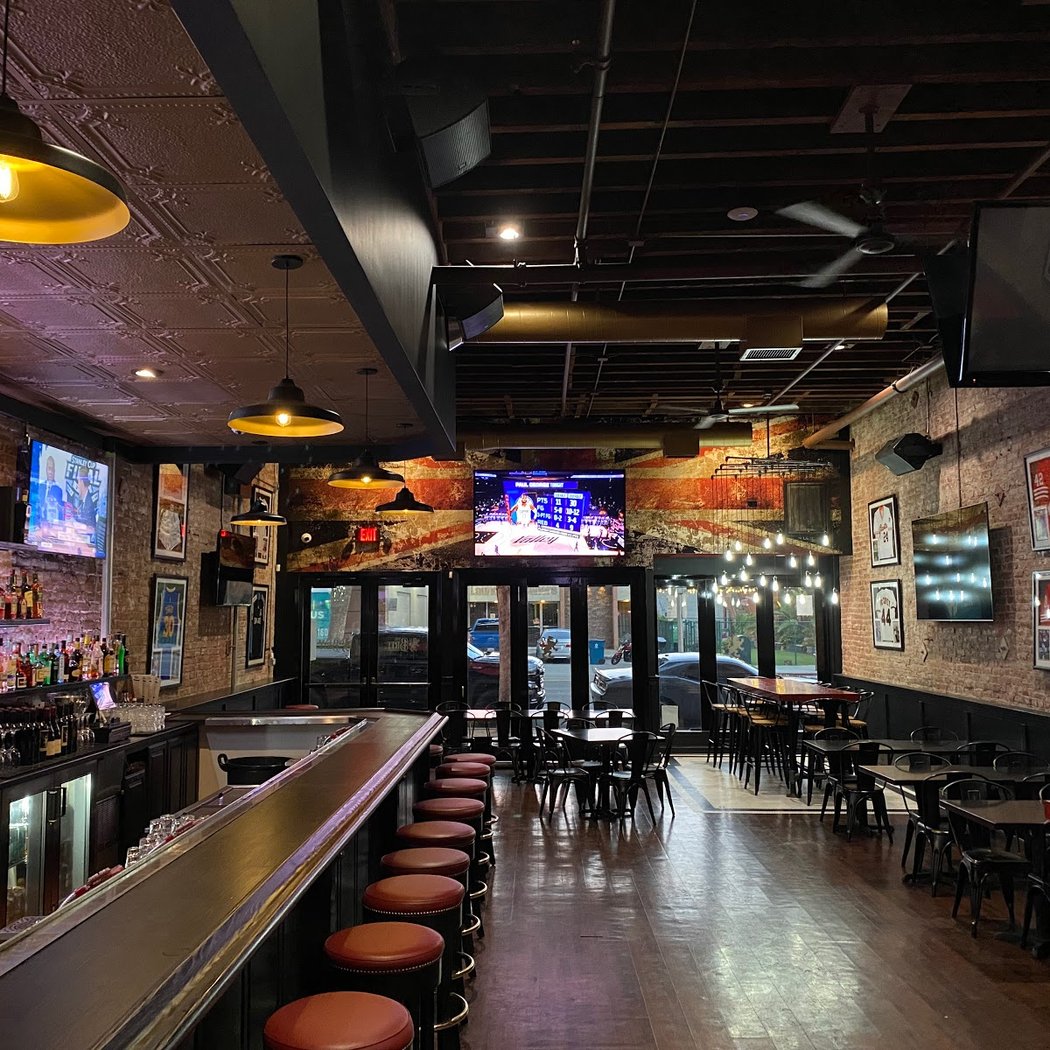 The Brit - Sports Pub & Patio 3