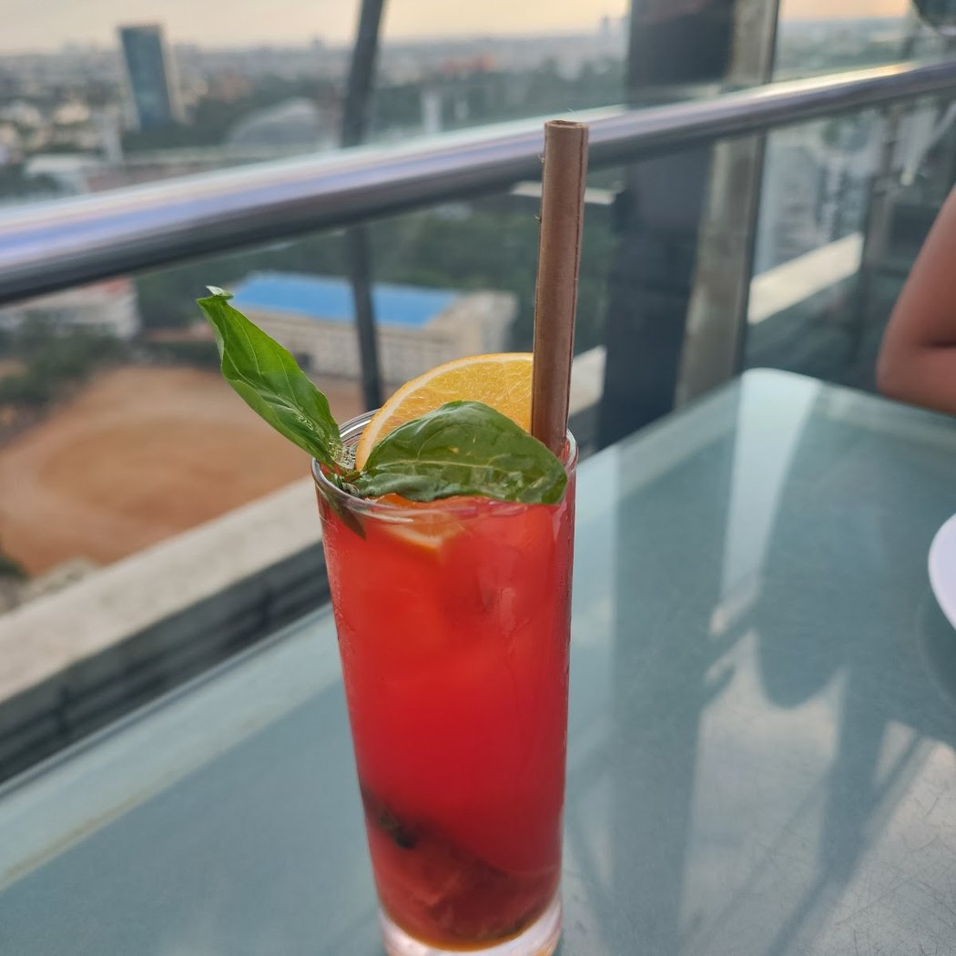 Red Room Sundowner F.A.R 1