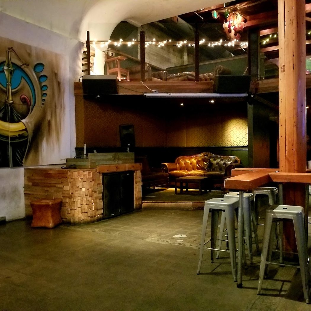 Era Art Bar & Lounge 2