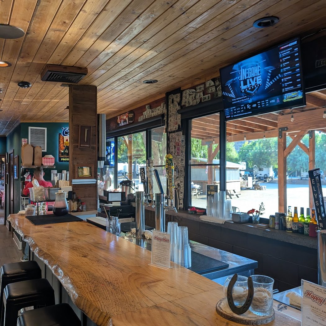 River's End Pub and BBQ 2