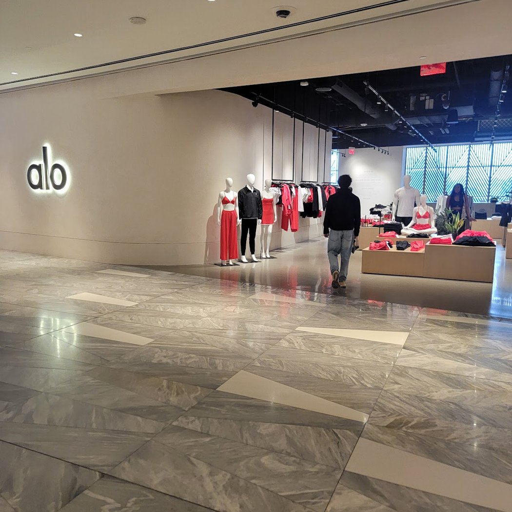 Alo Yoga 3