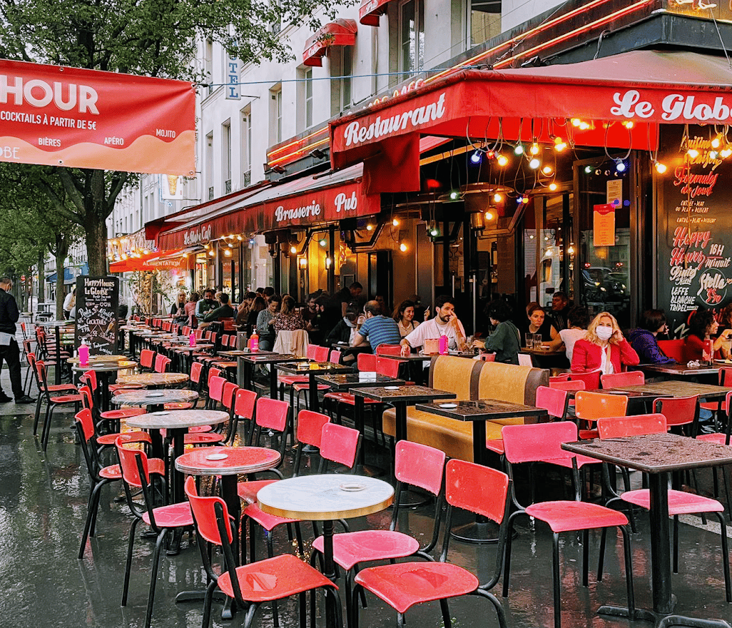 Happy Hour at Le Globe Café 2