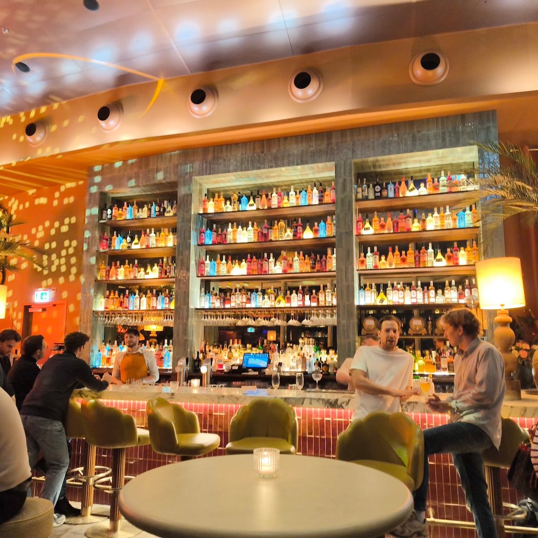 Hasta La Vista, Baby - Restaurant & Rooftop Bar