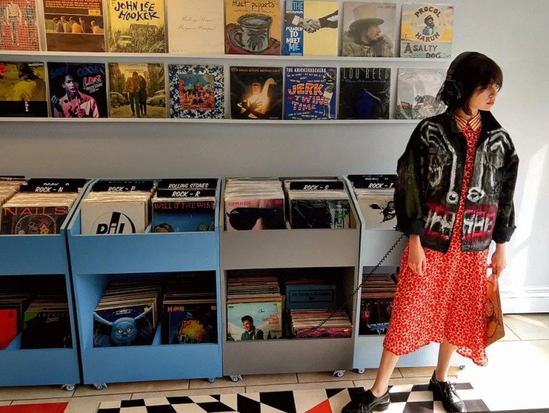 Spike's Record Rack 2