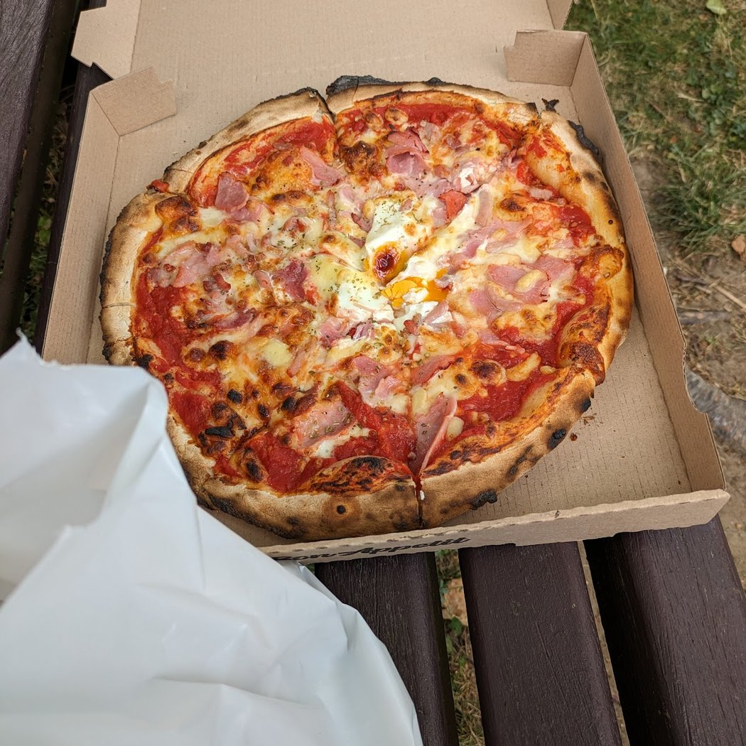 Ozzi Pizza 1