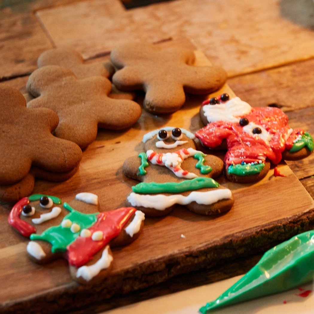 12 Days of Festive Holiday Cookie Decorating 1