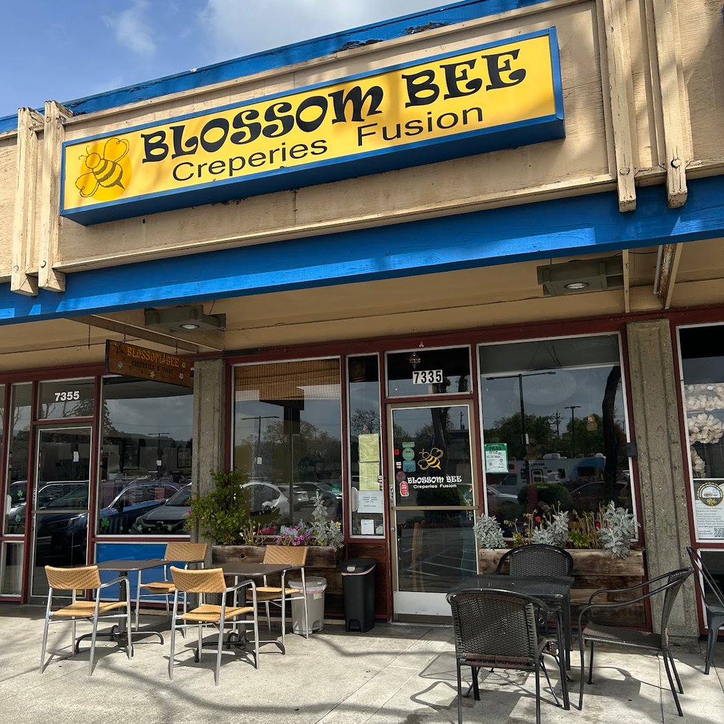Blossom Bee - Crêpe & Thai 2