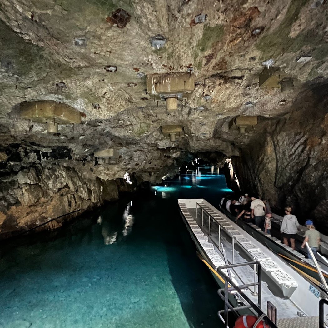 Saint-Léonard underground lake 2