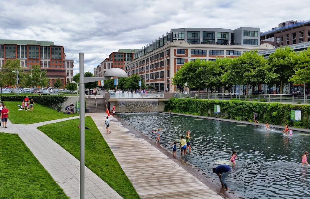 Friday Night Concerts at Yards Park 3