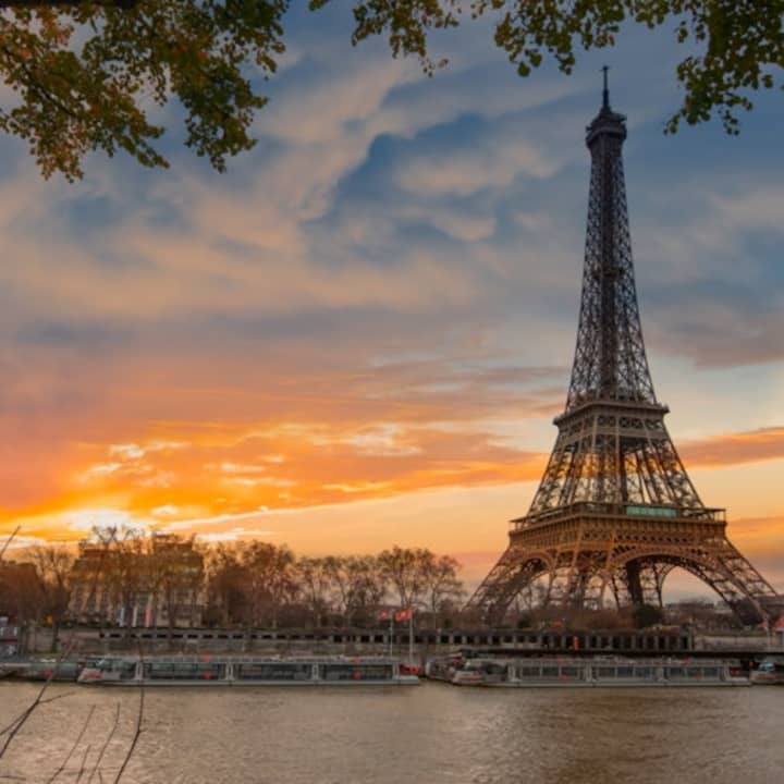 Croisière sur la Seine + spectacle du Moulin Rouge 3