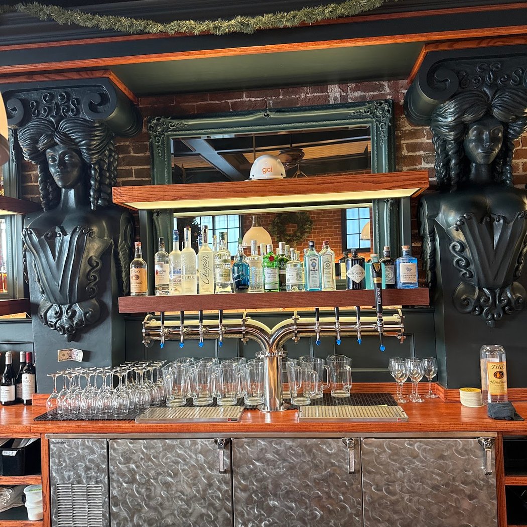 Grumpy's Restaurant & Pub 2