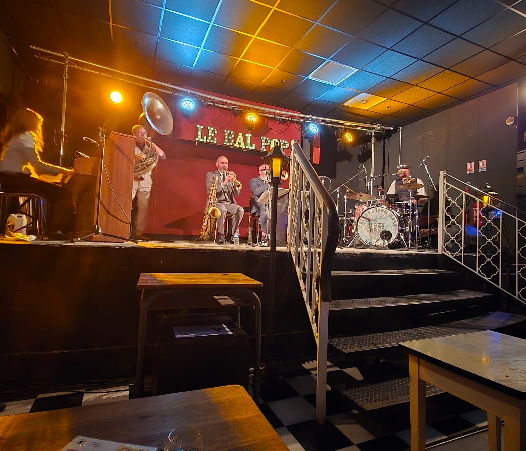 Le Bal s'emballe avec Monsieur Woustache 5