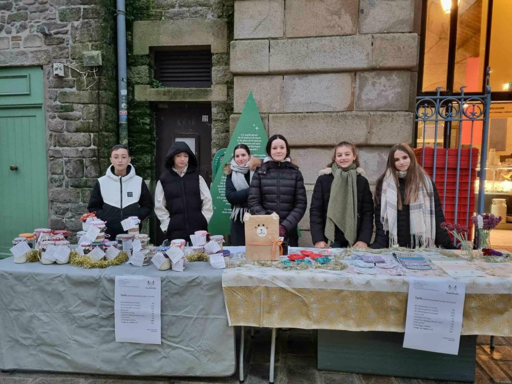 Stand de Noël de l’Accueil 10-14 ans 1
