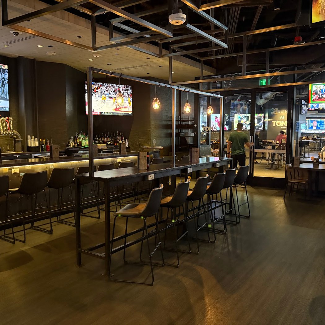 Tom's Watch Bar 3