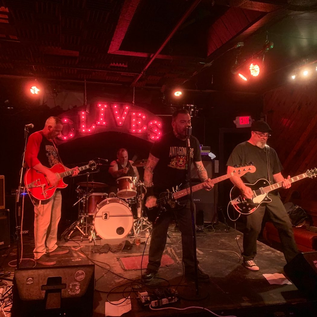 Olive's 4