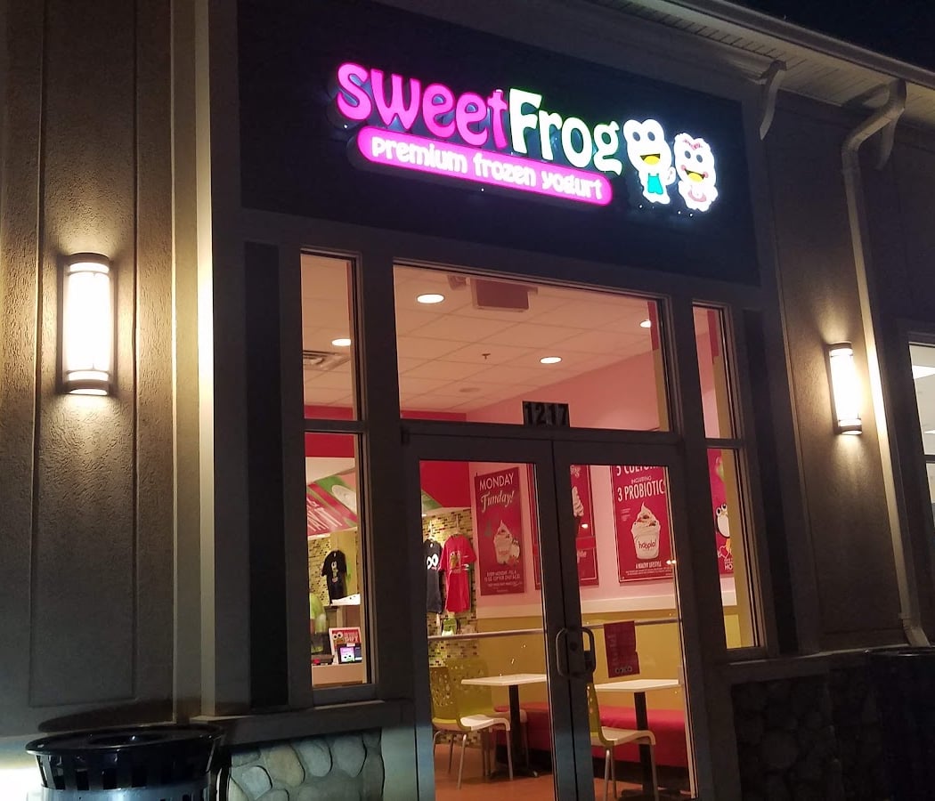 sweetFrog Frozen Yogurt 2