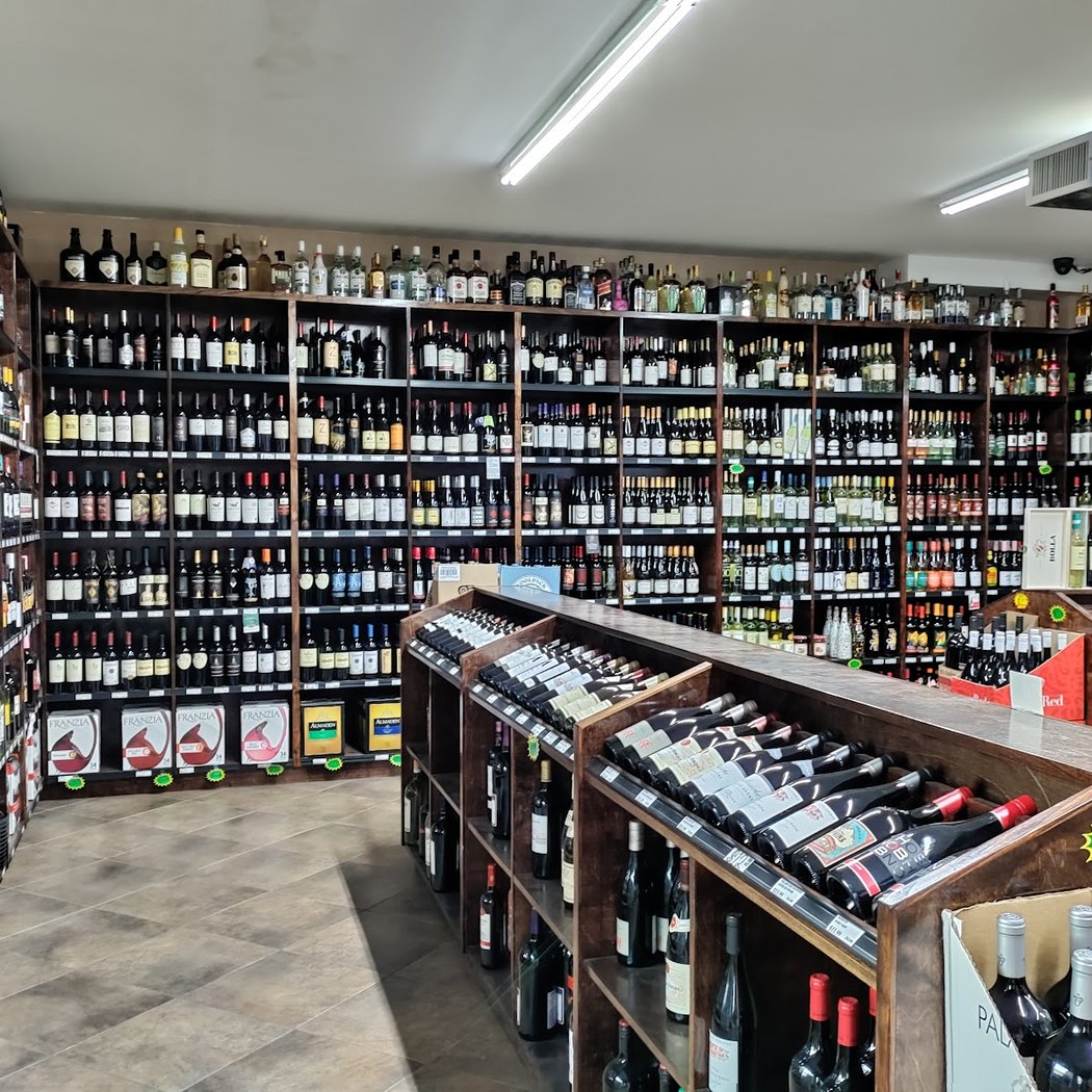 2JW WINE & LIQUORS 1