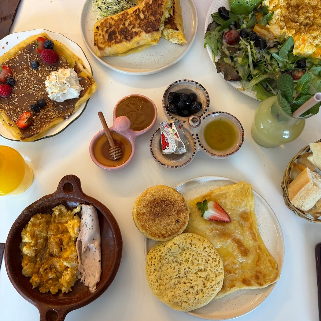 Manzil oriental brunch and the 5