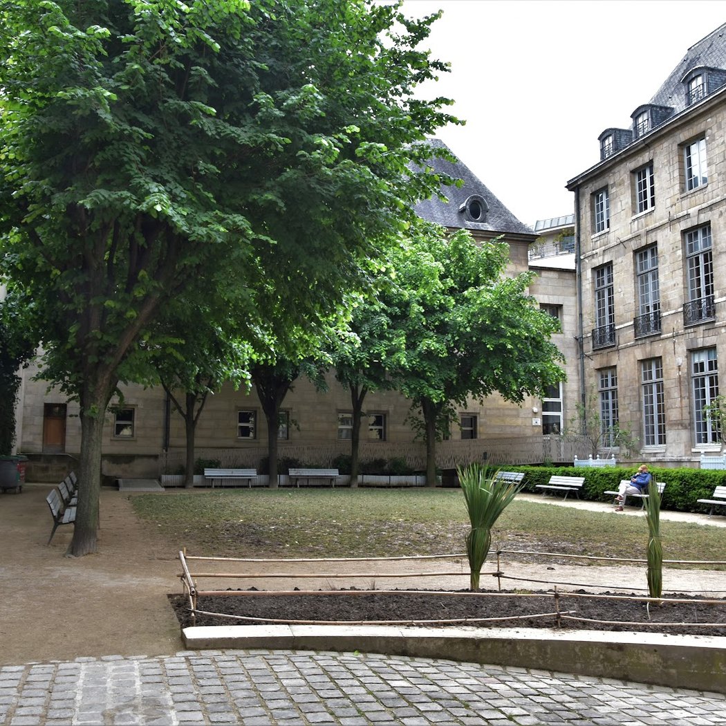 Jardin de l'hotel de Lamoignon 3