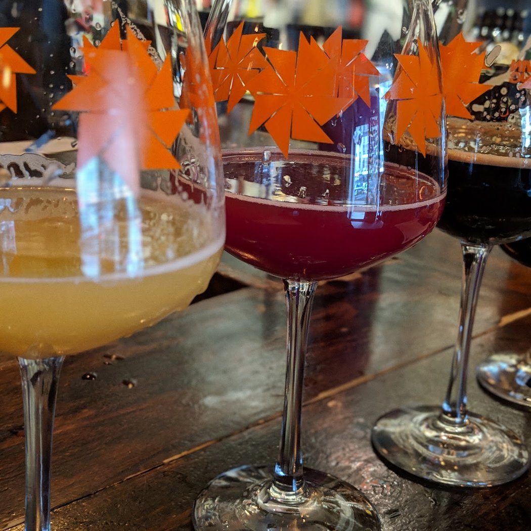 City Hops Craft Beer and Wine Bar 3