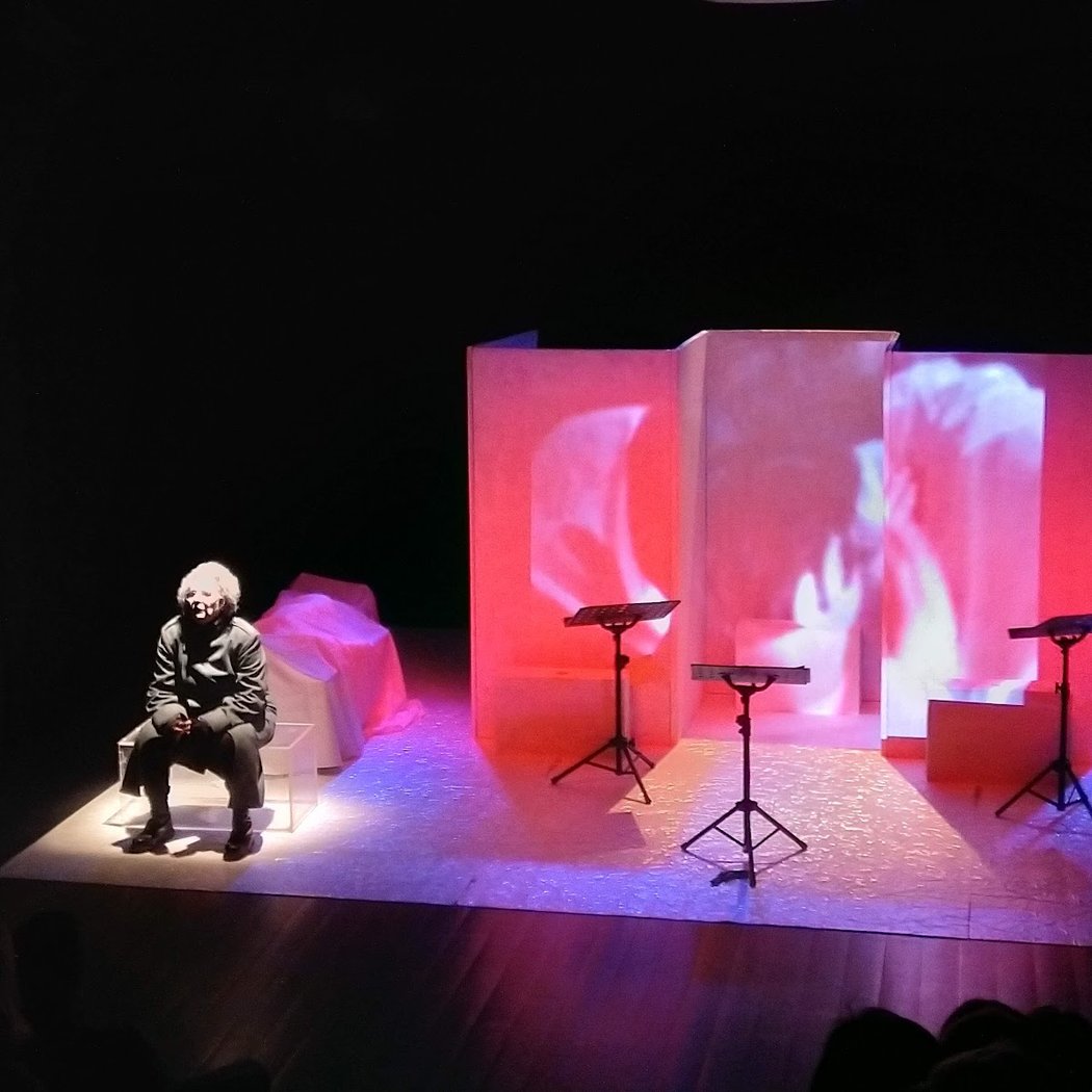 Young Portraits on stage