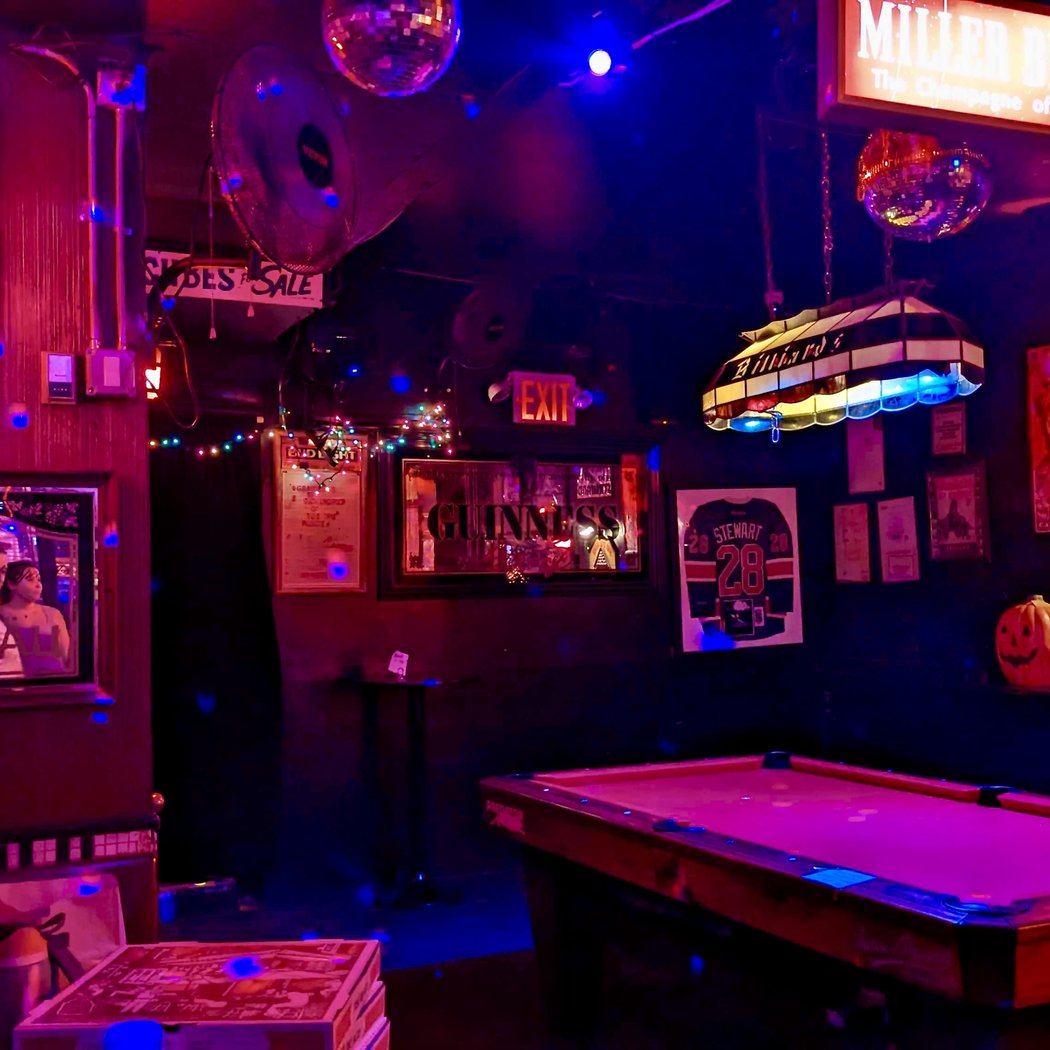 Parkside Lounge 1