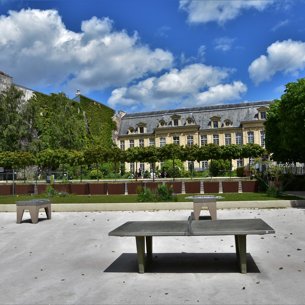 Square Albert-Schweitzer 3