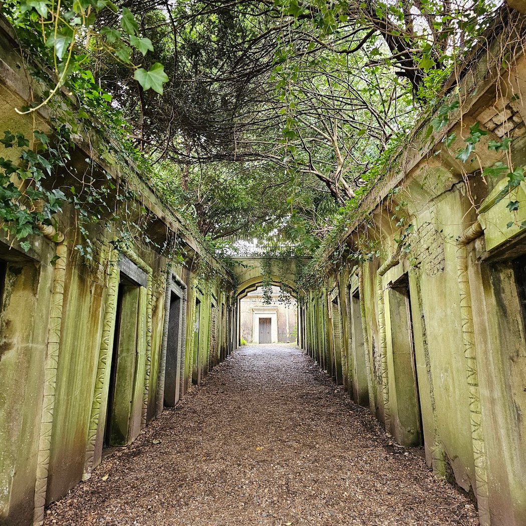 Highgate Cemetery 1