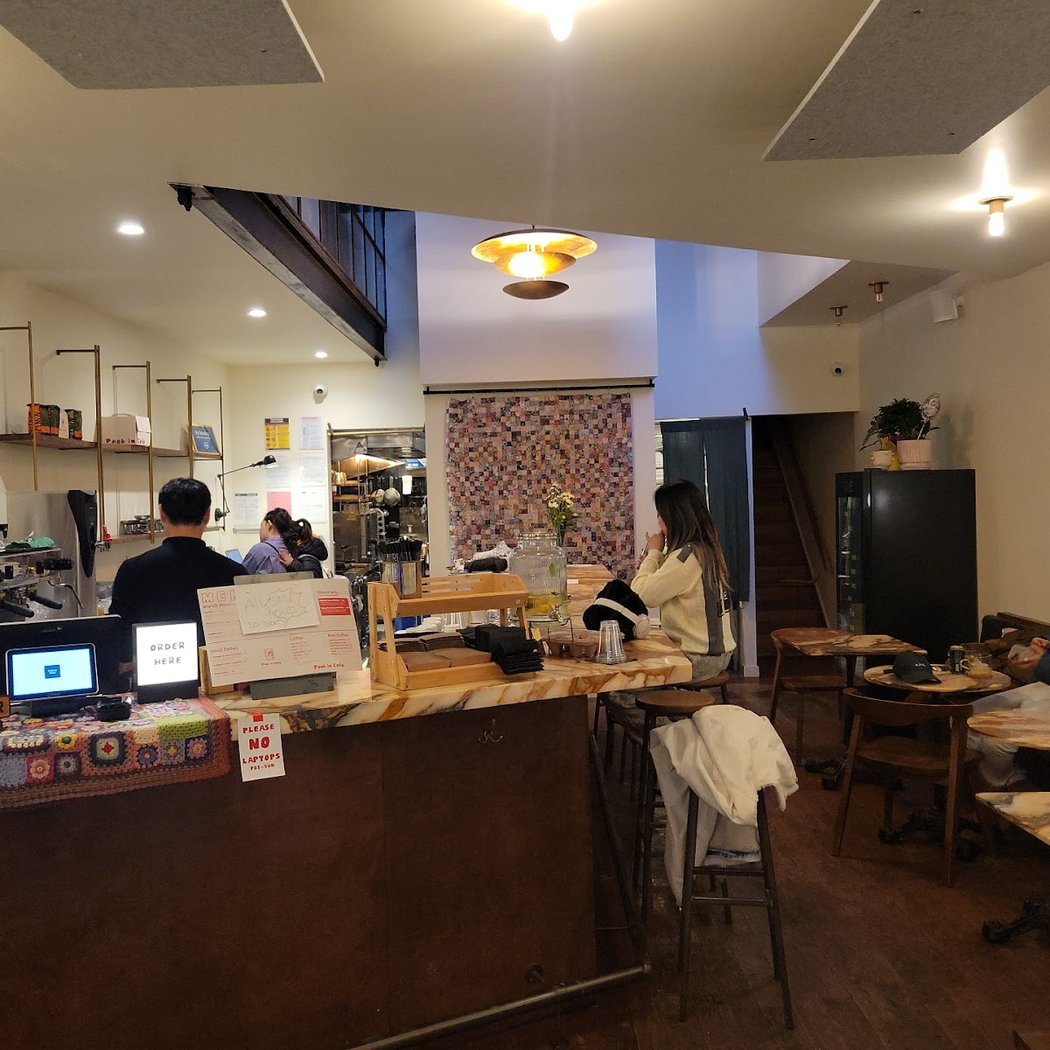 Peek in Cafe 3
