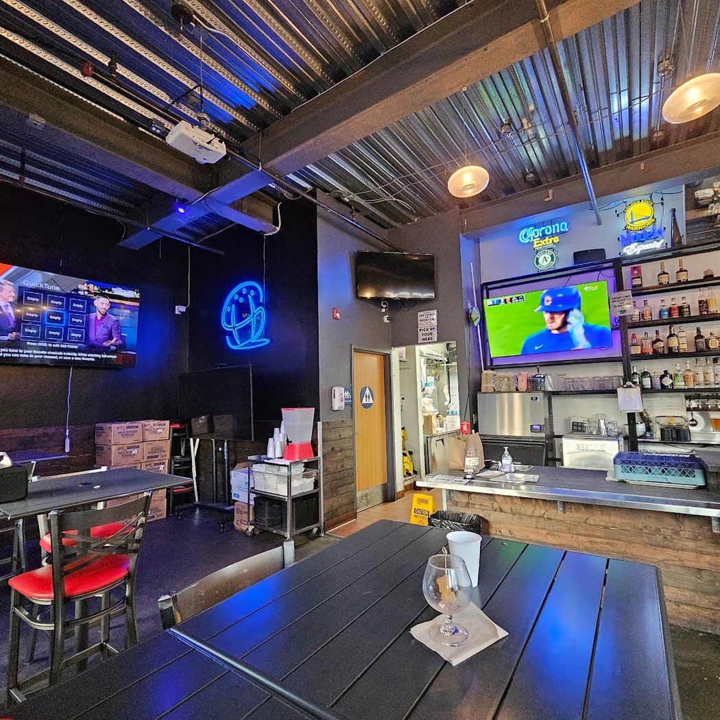 Hometown Free Comedy Night & Happy Hour 3