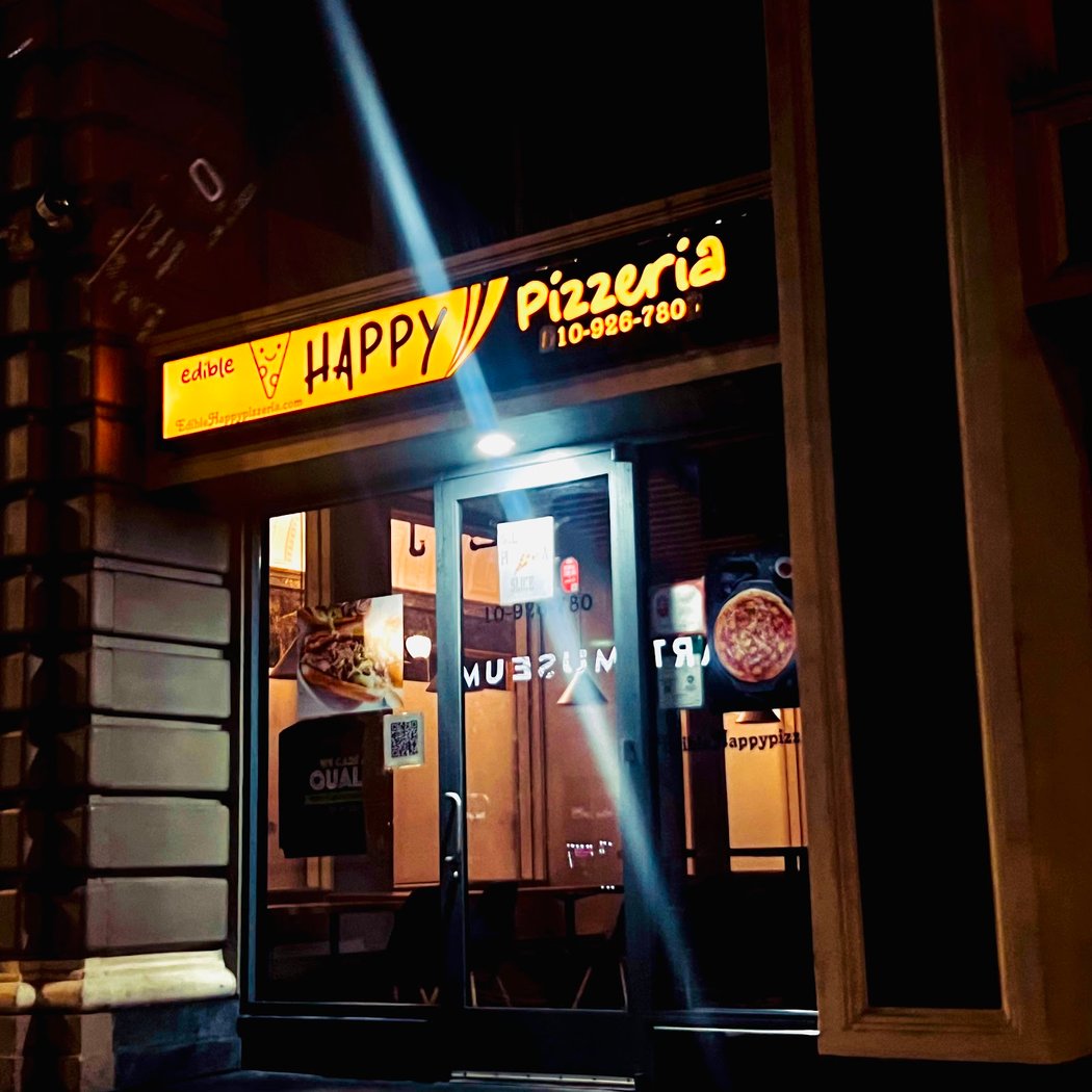 Edible Happy Pizzeria 2