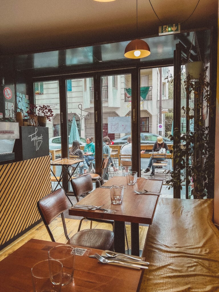 Topknot Café / Restaurant 2
