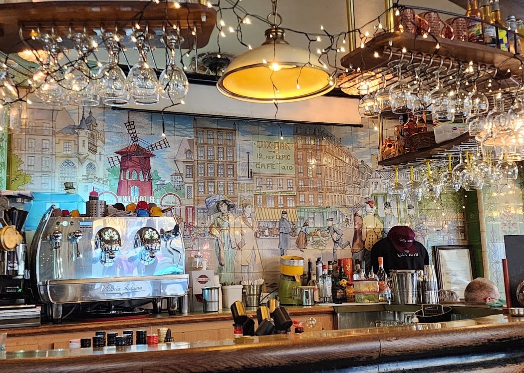 Lux Bar 1