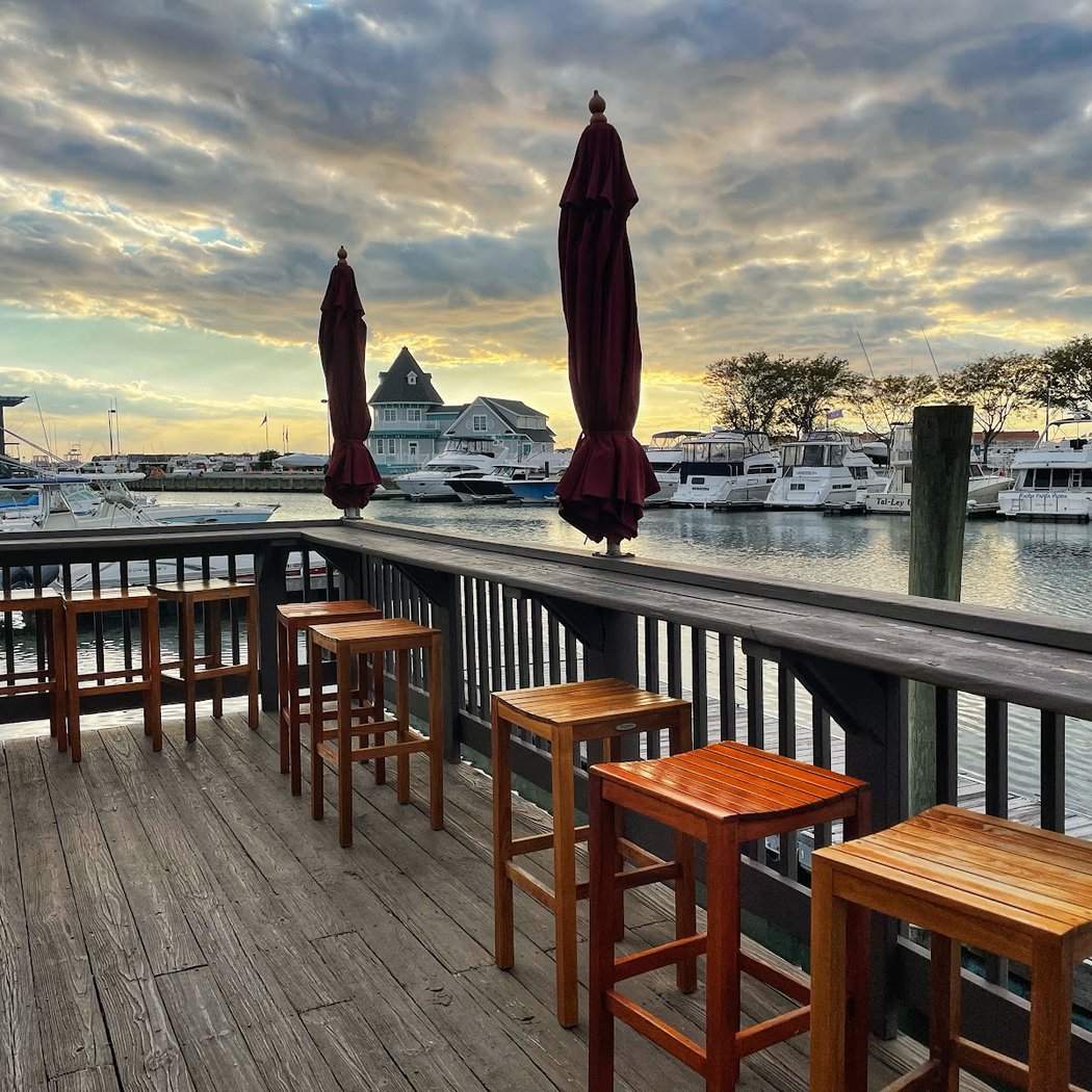 Beach Creek Oyster Bar & Grill 2