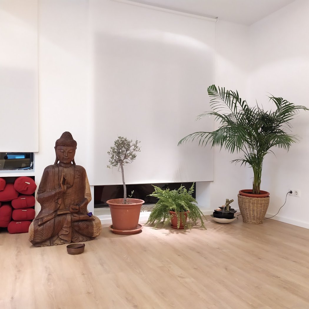 Centro Shambala Sevilla: Constelaciones Familiares, Yoga, Masajes y Meditación 1