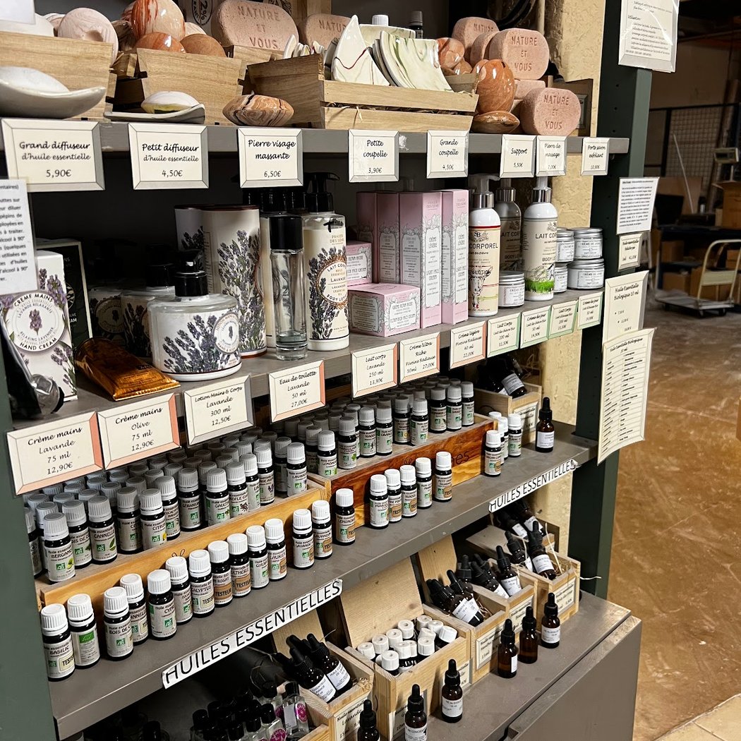 Free tour of the Savonnerie de la Licorne soap factory 3
