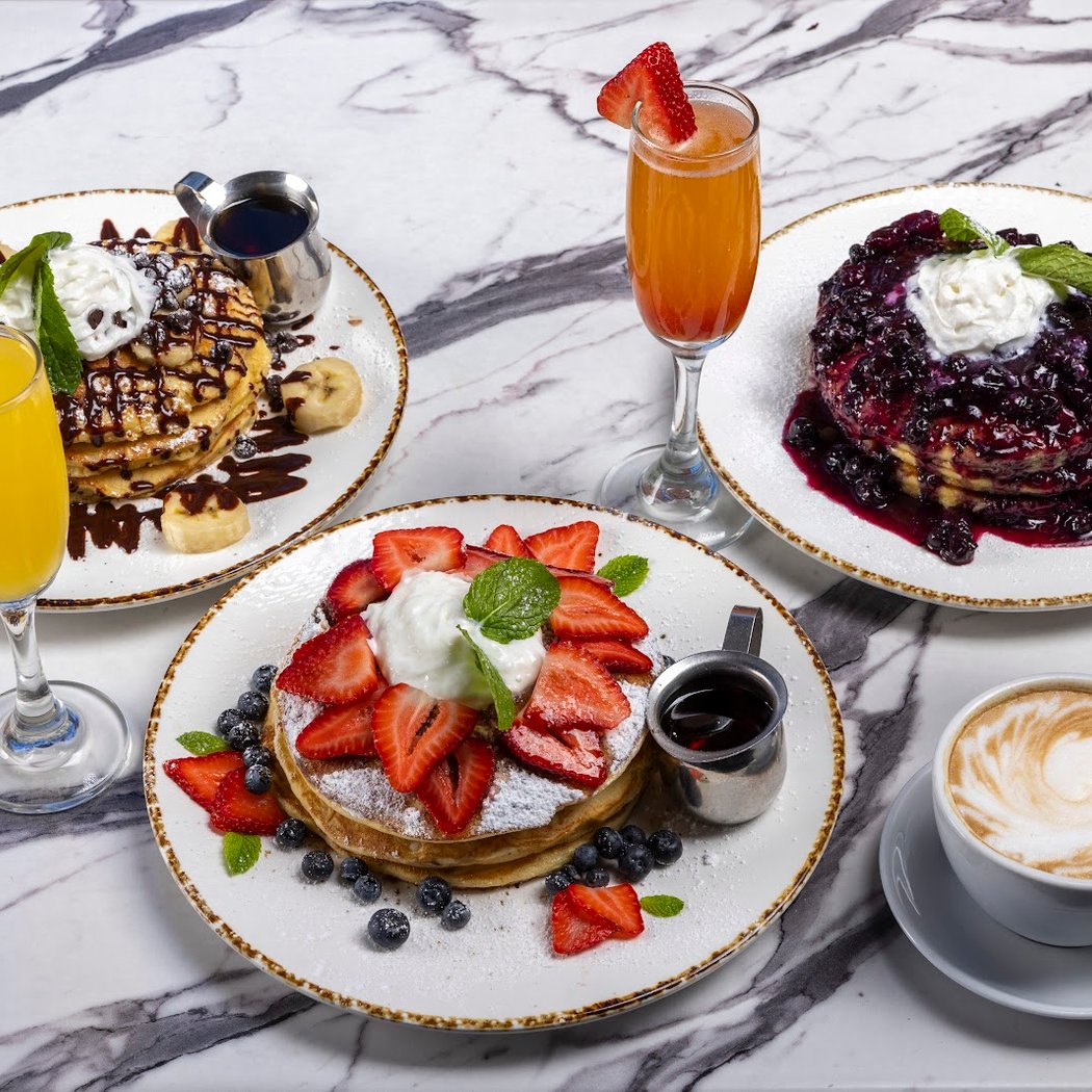 Eat This Café - Hollywood Brunch Spot: Breakfast, Lunch, Bottomless Mimosas 1