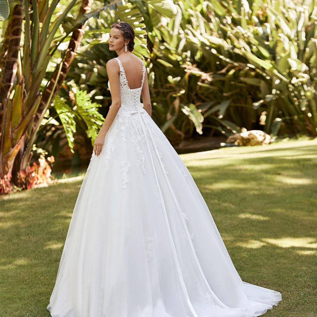 Olghita Pias, Versailles wedding dresses 2