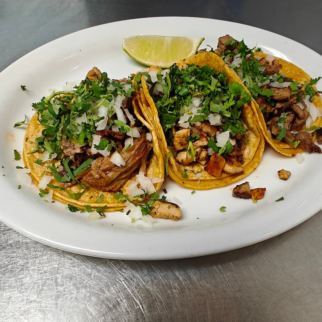 Golondrinas Mexican Grill 3