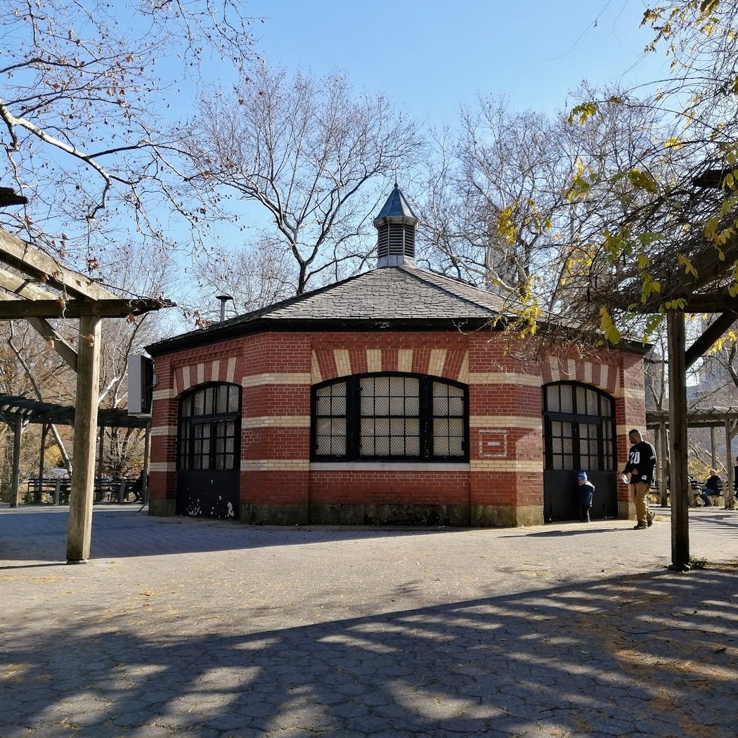 Chess & Checkers House Visitor Center 3