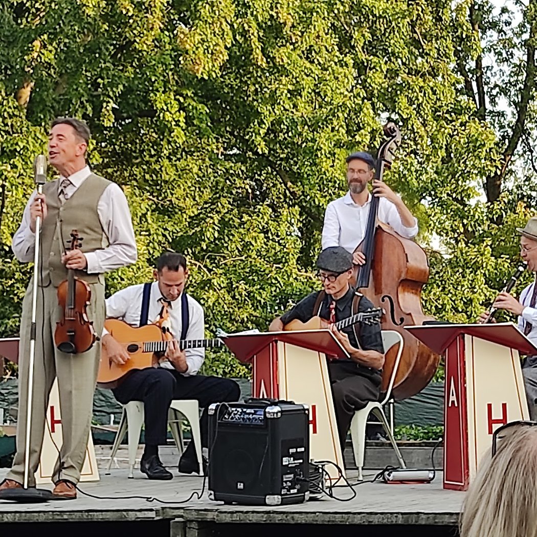 The Swingin' Hermlins 1