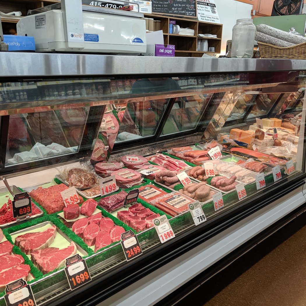 Santa Venetia Market 3