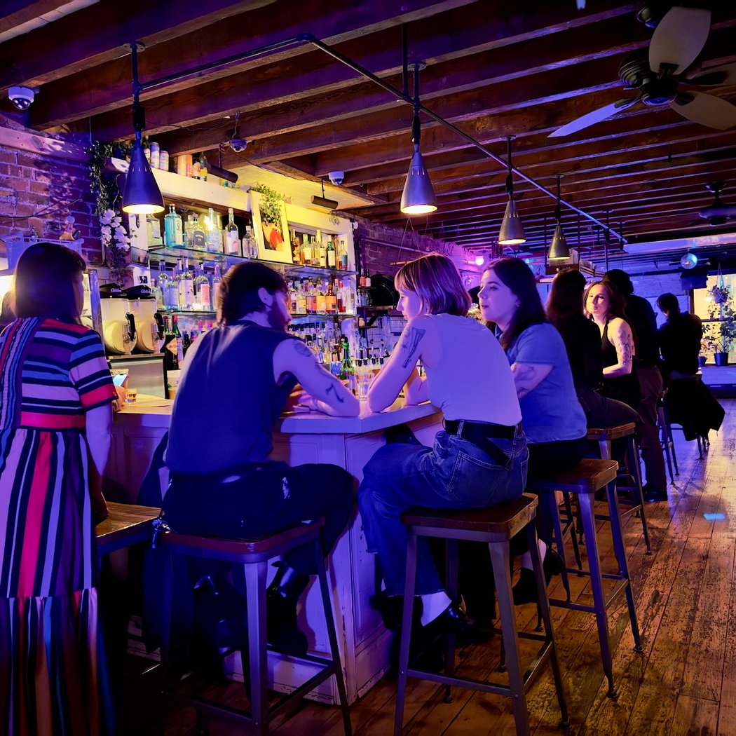 Live Music at Izzy Rose 1