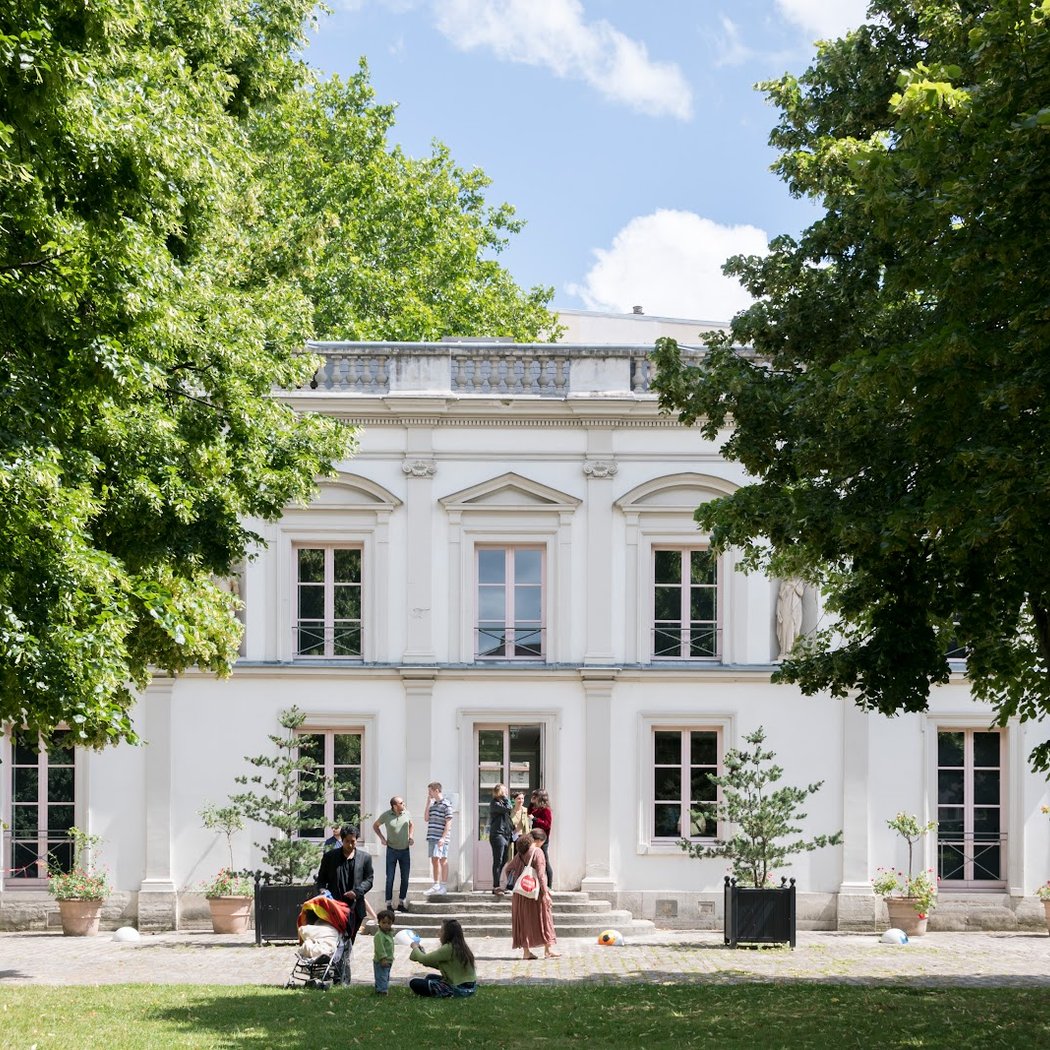 Showing, six stories of exhibitions and dissemination of the artistic object 1