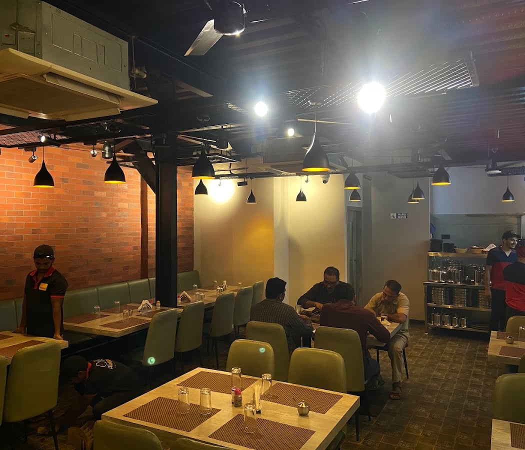 Alakapuri Restaurant 3
