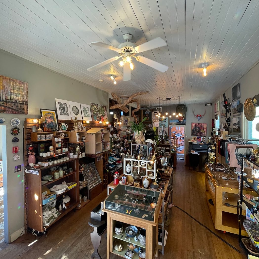 Mom & Pop Art Shop 2