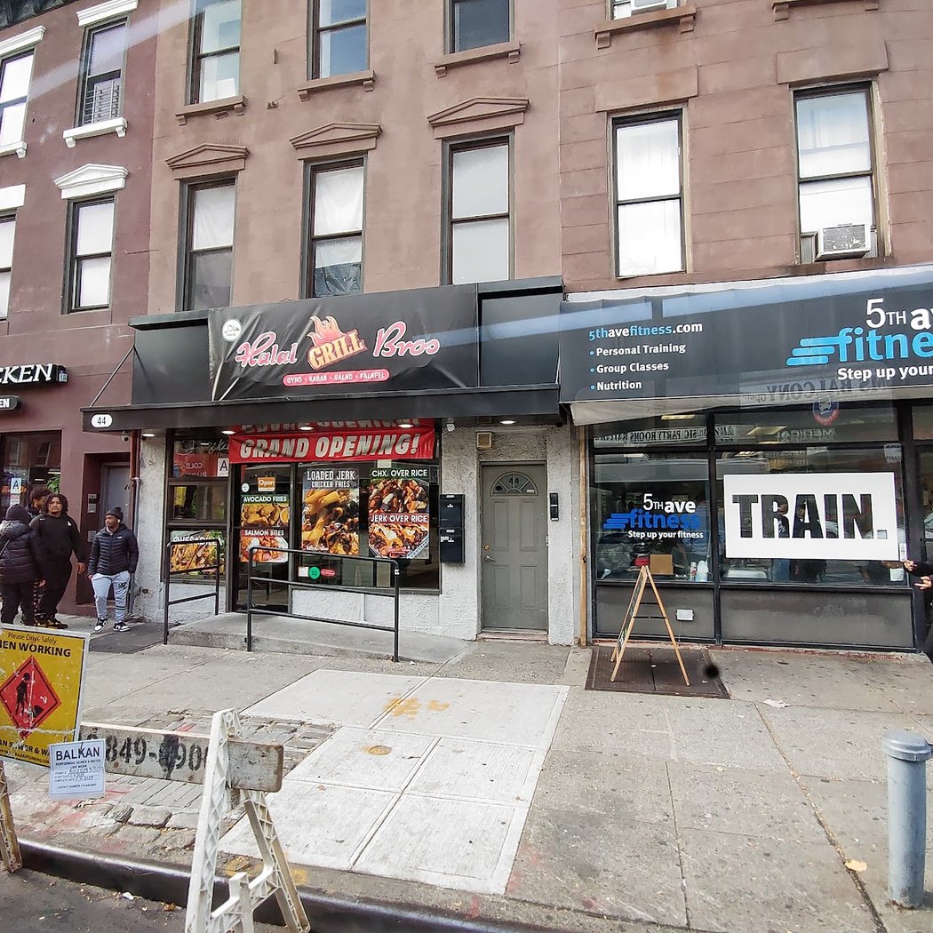 Halal Bros Grill 5th Ave 2