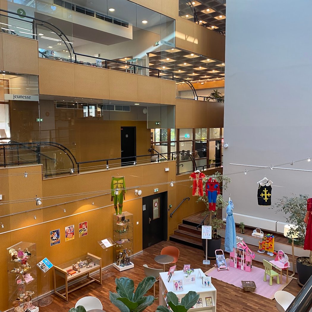 Suresnes' Multimedia Library 3