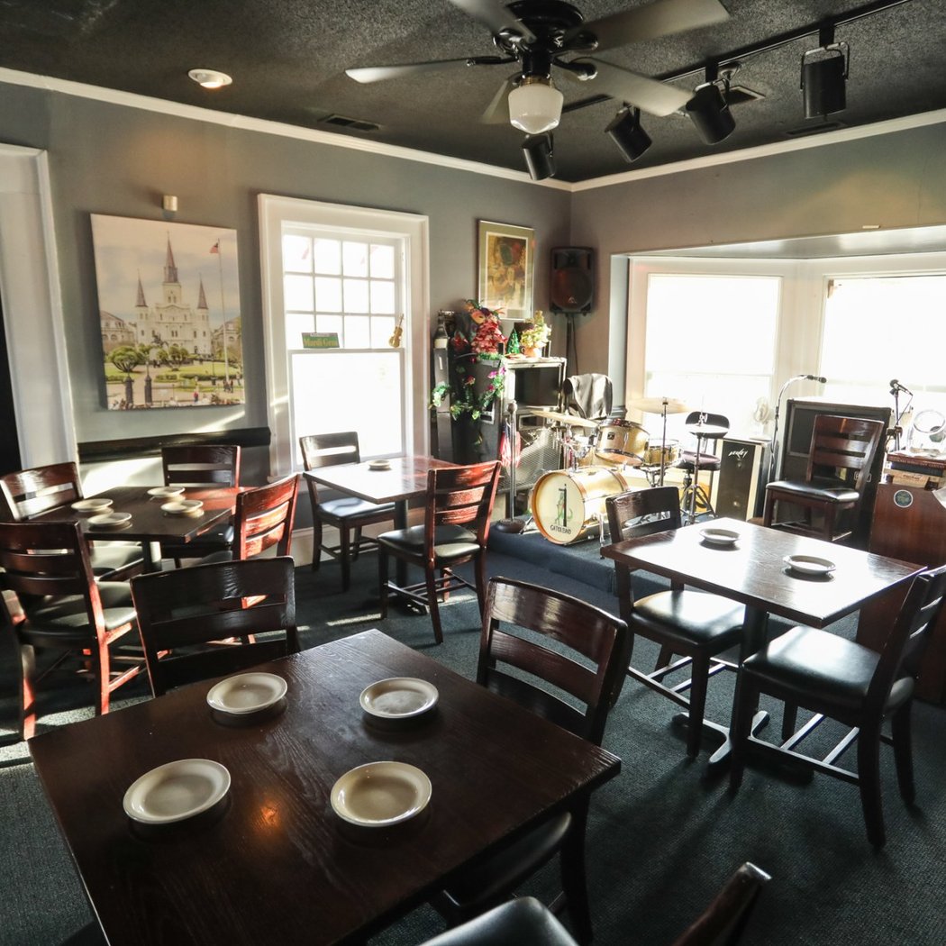 Live Jazz Nightly at Cajun Queen 1